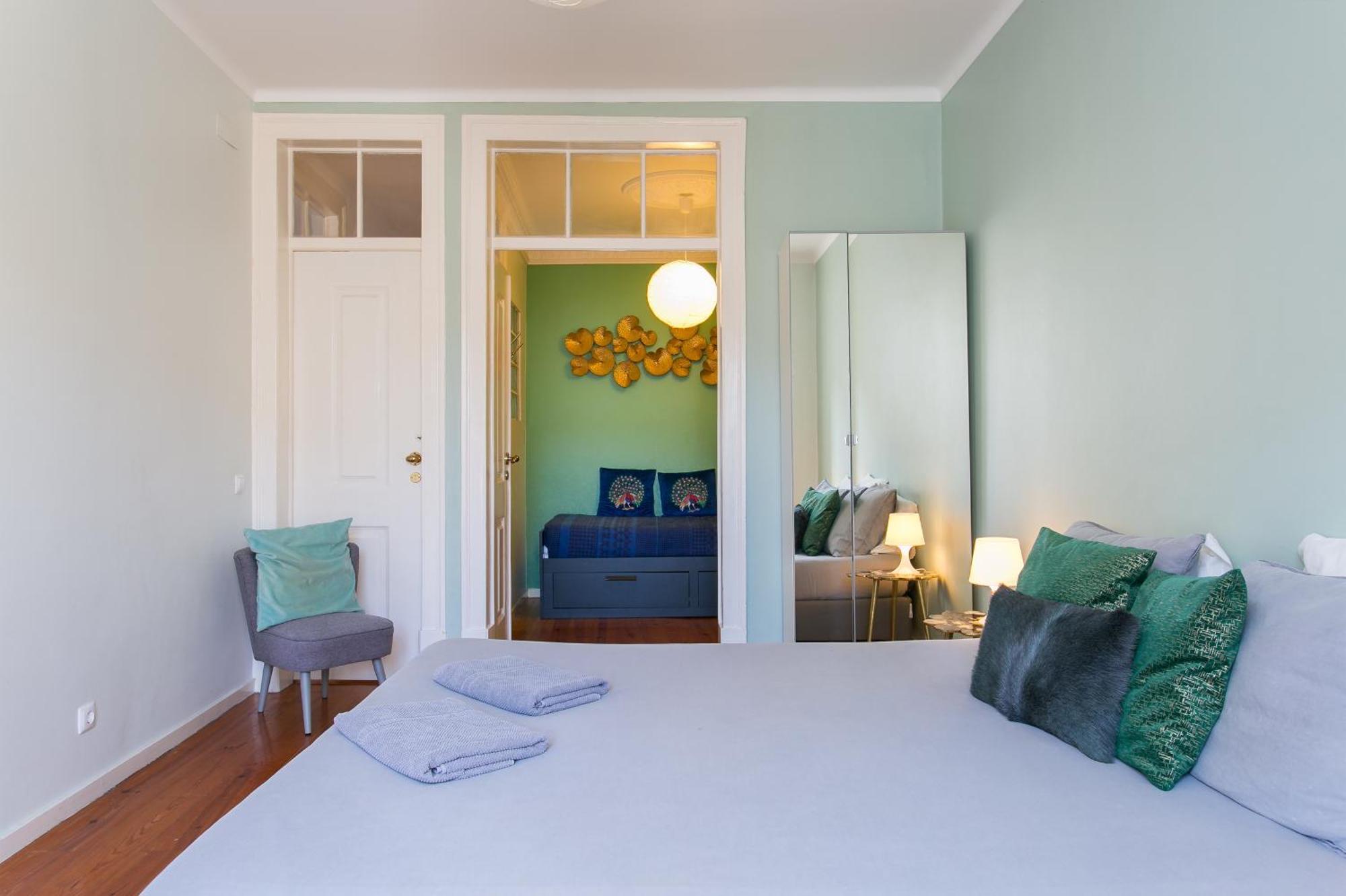 Apartment Spacious, Bright And Newly Renovated 2 Bedroom Apartment, Historical Center, Madragoa *