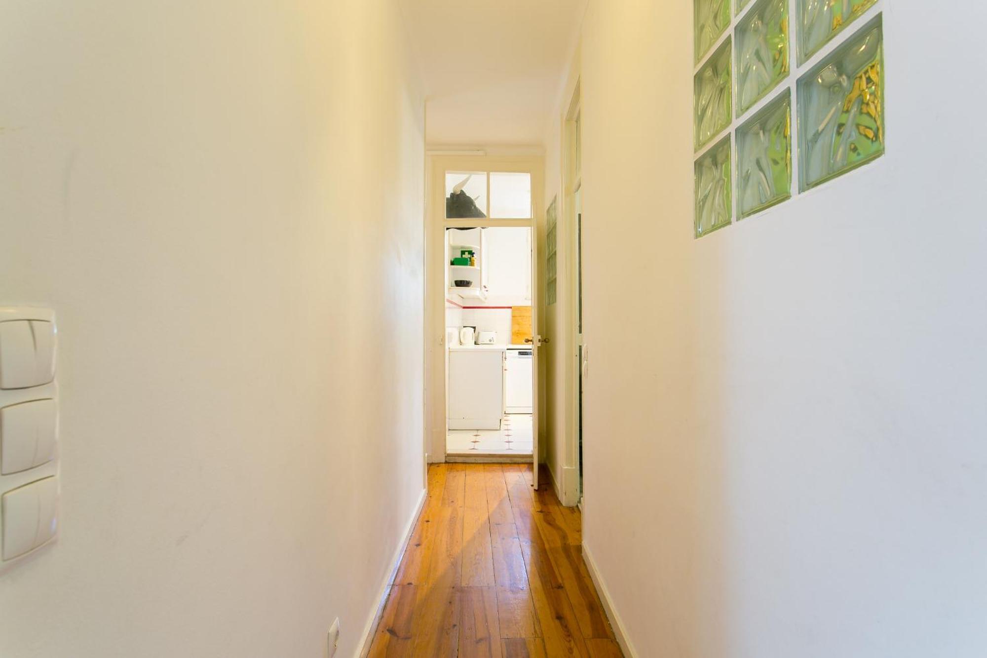 Spacious, Bright And Newly Renovated 2 Bedroom Apartment, Historical Center, Madragoa Apartment