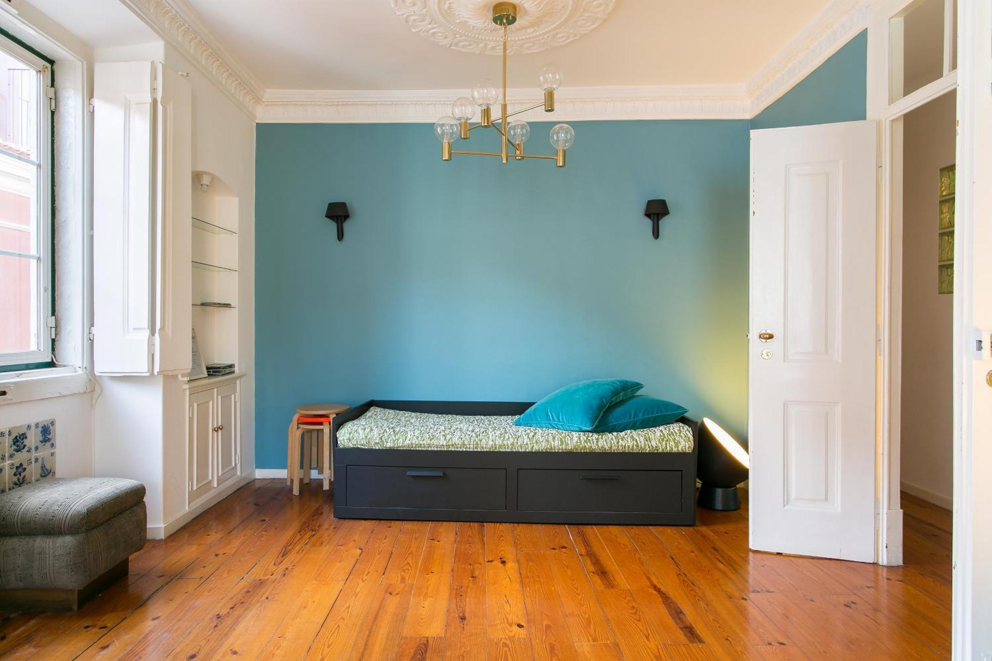 Spacious, Bright And Newly Renovated 2 Bedroom Apartment, Historical Center, Madragoa *