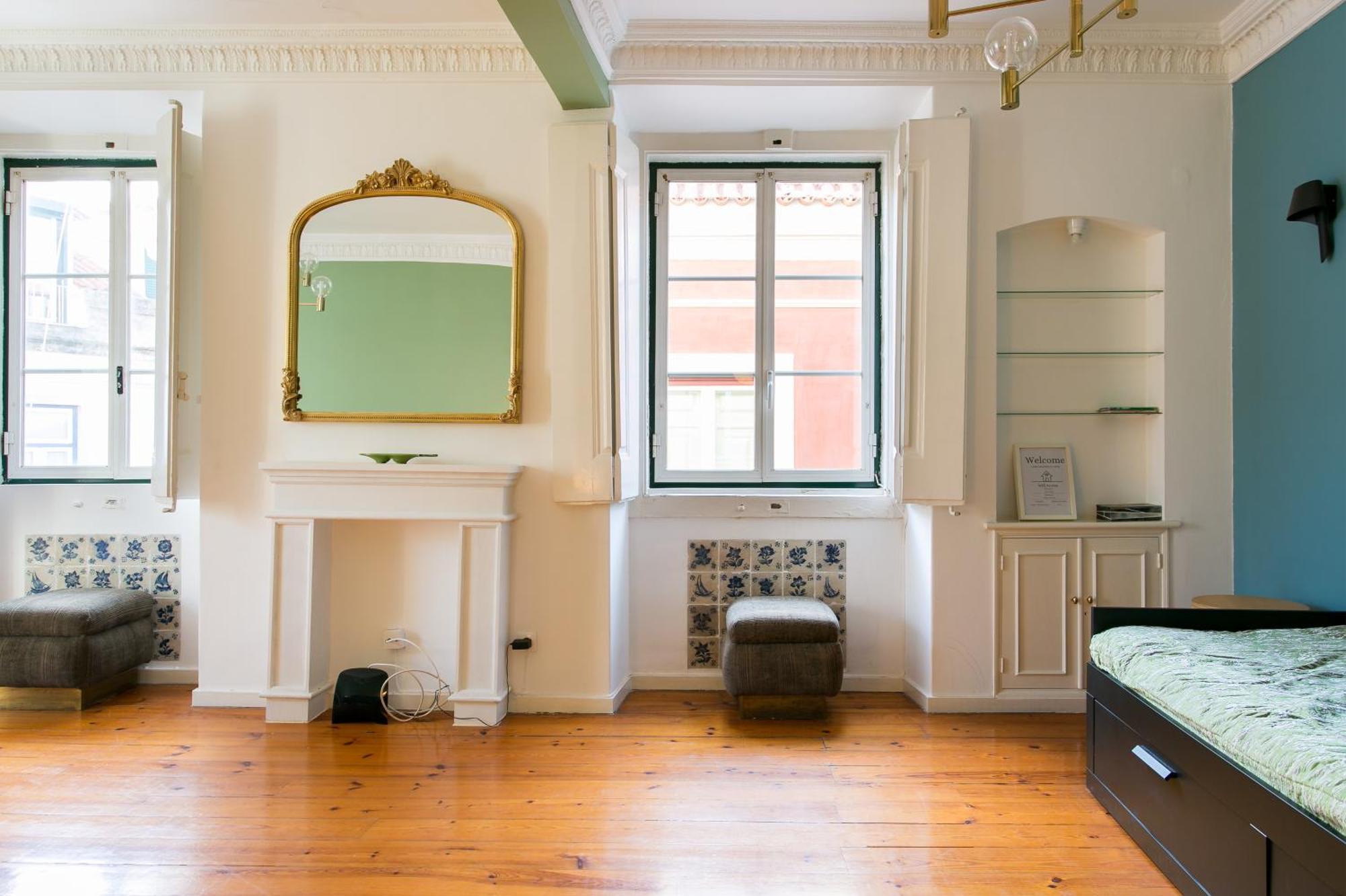 Spacious, Bright And Newly Renovated 2 Bedroom Apartment, Historical Center, Madragoa Apartment *