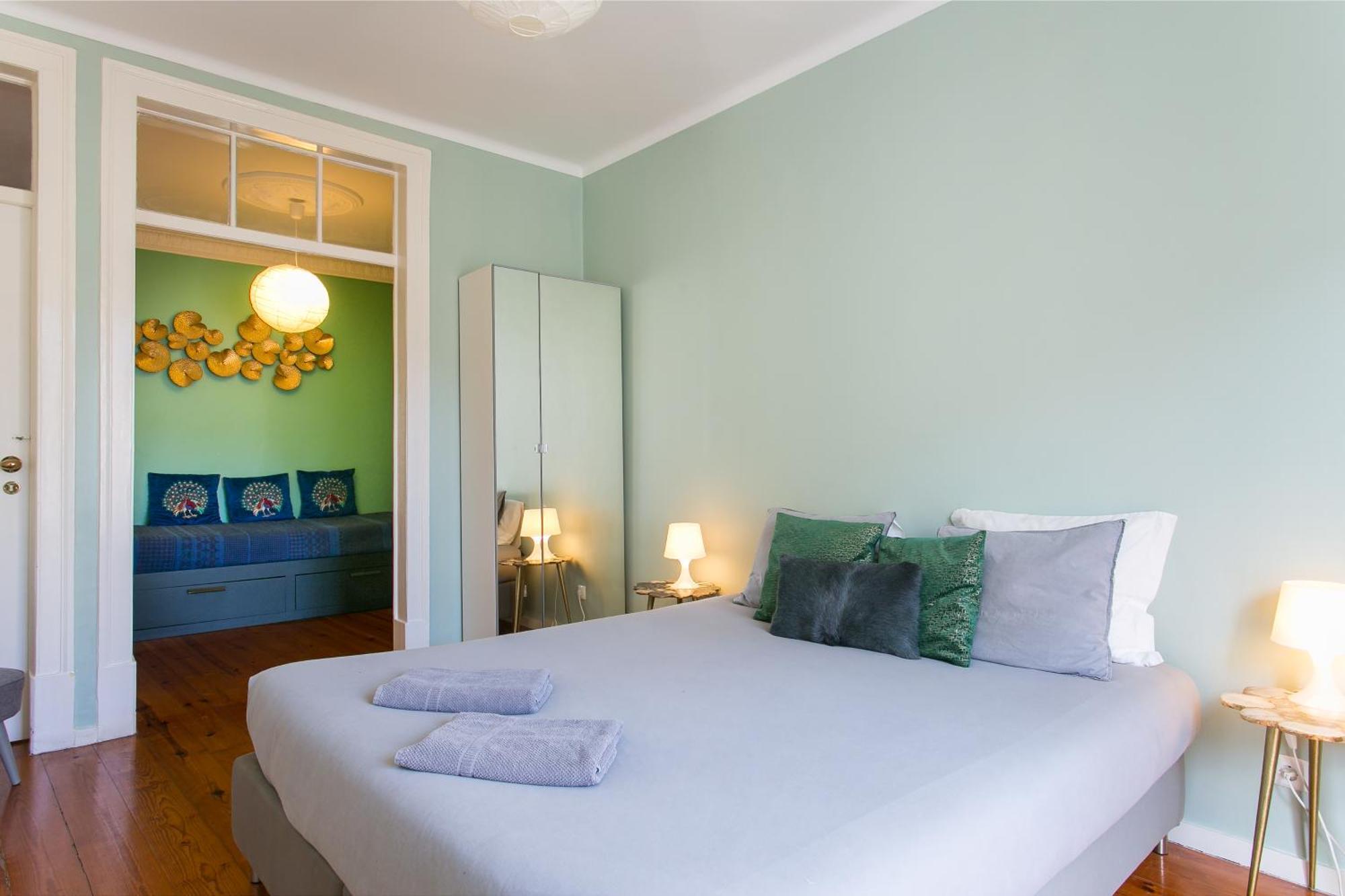 Spacious, Bright And Newly Renovated 2 Bedroom Apartment, Historical Center, Madragoa Apartment